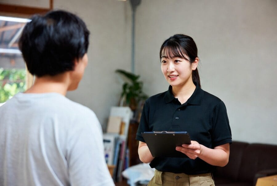 出張買取スタッフとお客様